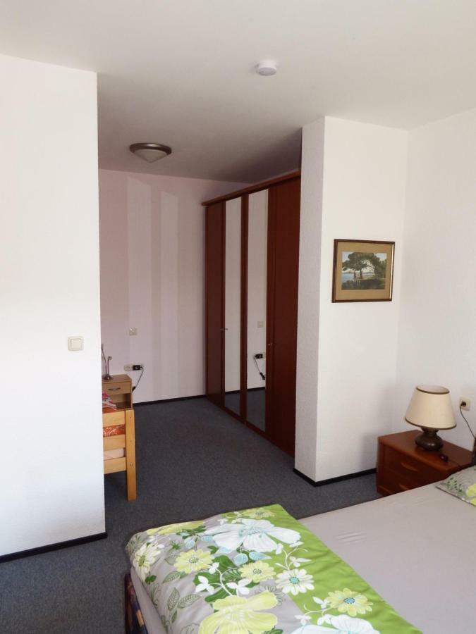 nette Ferienwohnung im Grünen mit Südterrasse Idstein Exterior foto