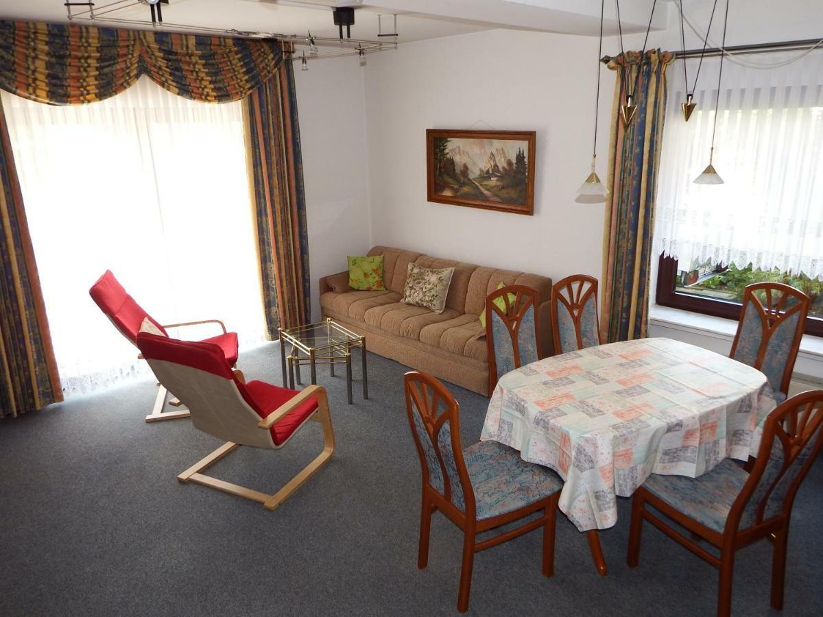 nette Ferienwohnung im Grünen mit Südterrasse Idstein Exterior foto