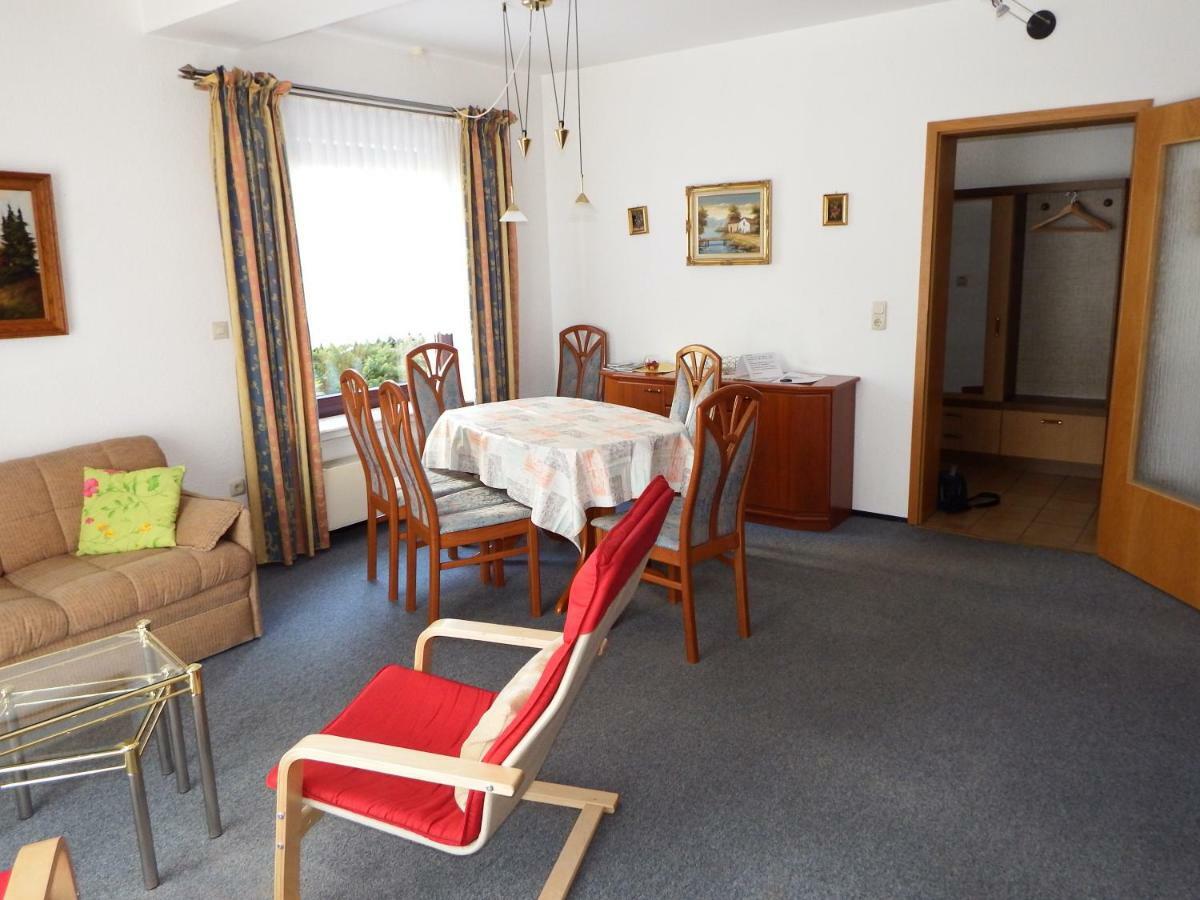 nette Ferienwohnung im Grünen mit Südterrasse Idstein Exterior foto